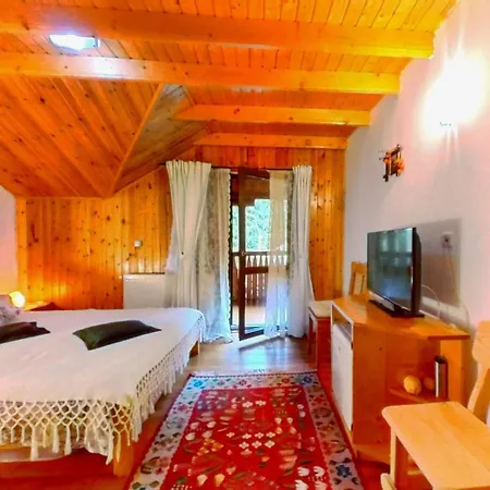 Frasin Lodge *